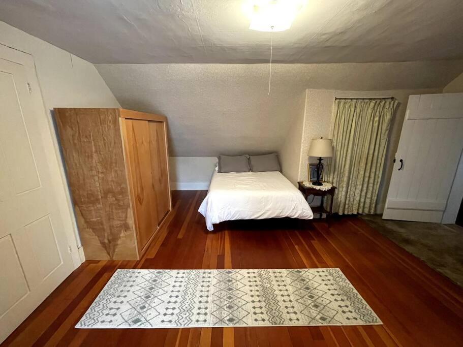 Cute 6-Bedroom Getaway In The Heart Of ליטלטון מראה חיצוני תמונה
